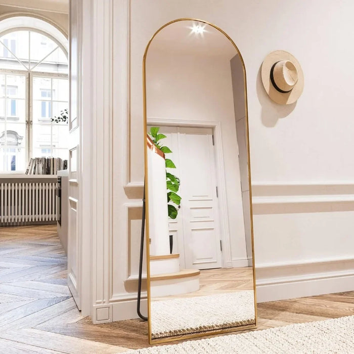 Free-Standing Full-Length Mirror in Arched Golden Metal Frame