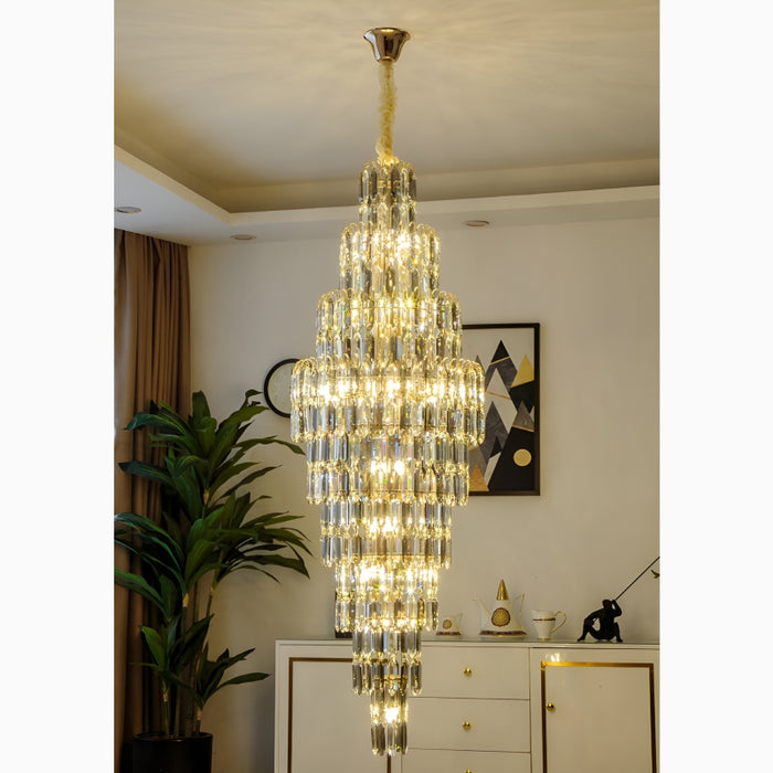 Saint-Cézaire-sur-Siagne | Stunning Large Crystal Chandelier