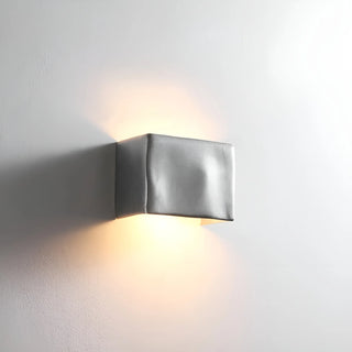 Modern wall-mounted outdoor light fixture 