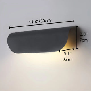 Dimensions of the black Modern Outdoor Wall Light shown in centimeters and inches for reference