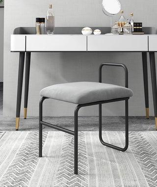 Modern Simple Stool Made of Iron image | luxury furniture | luxury stools | luxury iron stools | luxury decor | home decor