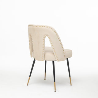 Stylish velvet dining chair in velvet with black metal legs